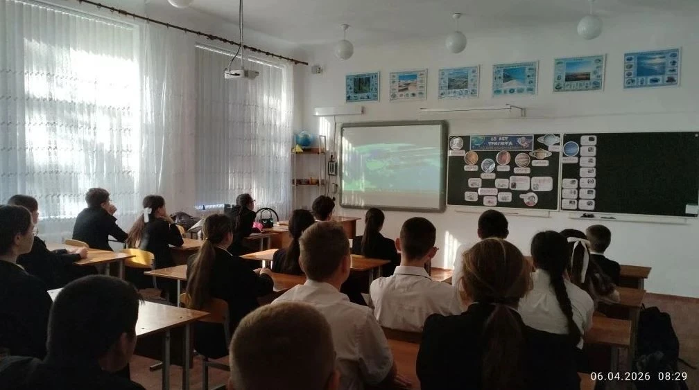 📌В школах района прошли очередные уроки из цикла «Разговоры о важном», приуроченные к предстоящему Д