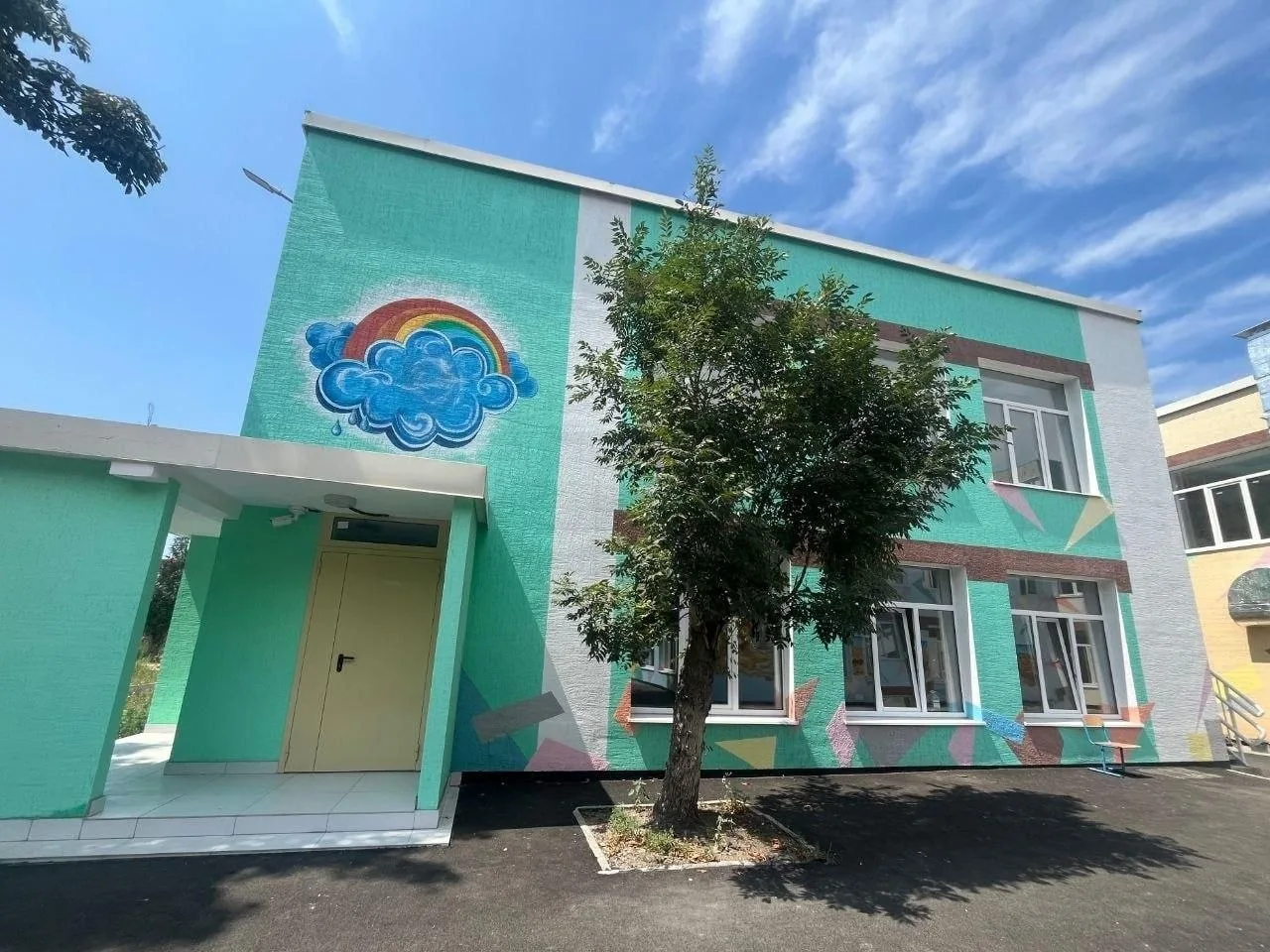 В Мариуполе, в Орджоникидзевском районе, завершают восстановление детского сада на 240 ...