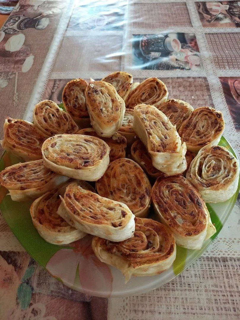 ПОСТНЫЙ ПЕРЕКУС. РУЛЕТ ИЗ ЛАВАША С КАРТОФЕЛЬНЫМ ПЮРЕ. 
Фото-рецепт от Галины Удаловой

Приготовить н