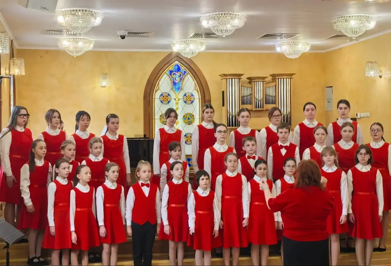 🎶 ХОРоМЫ — наши хоры на высоте!  18.03. школьные хоровые коллективы приняли участие в Московском гор