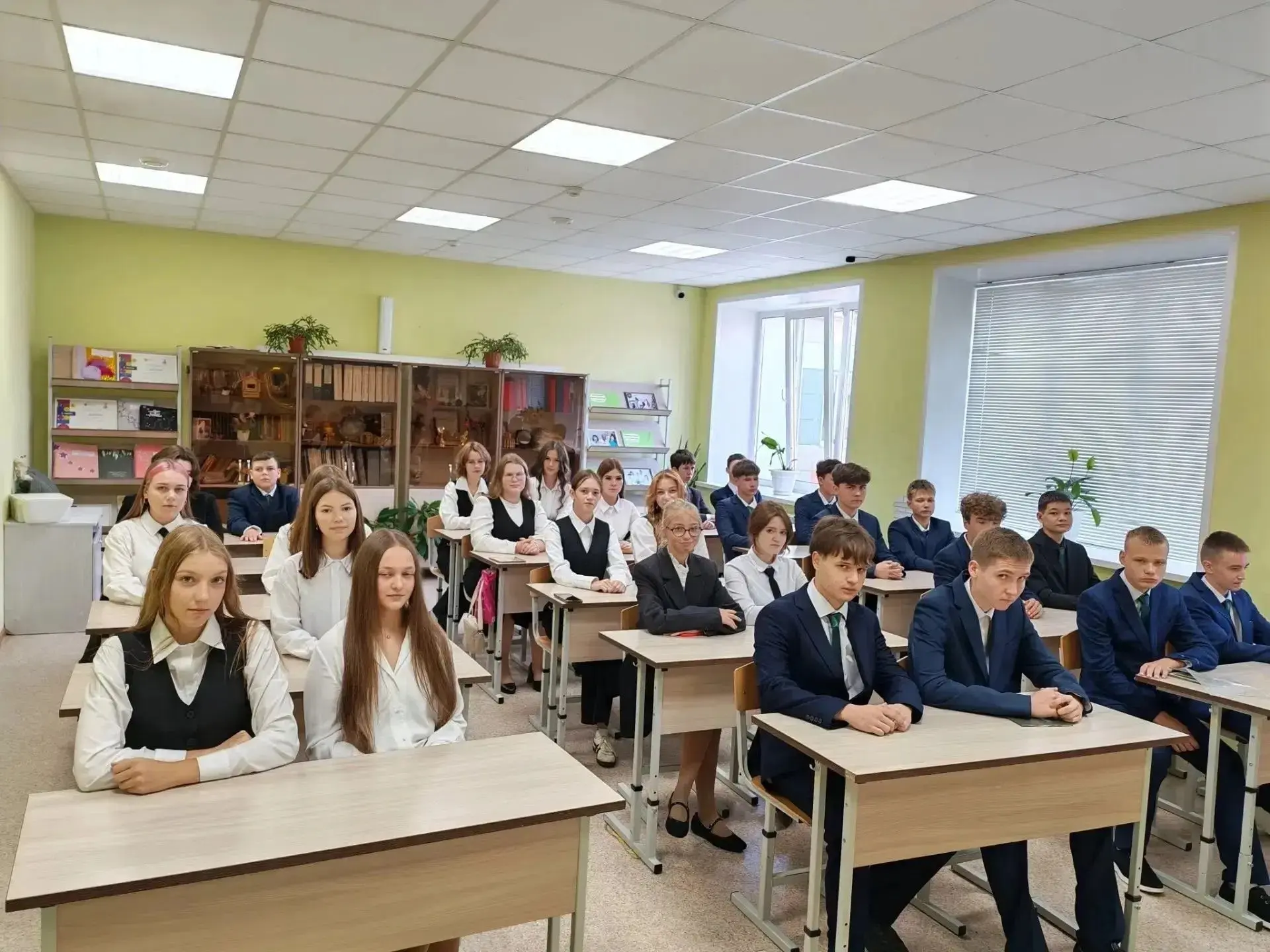 📚 Первые классные часы: начинаем учебный год с важных разговоров!