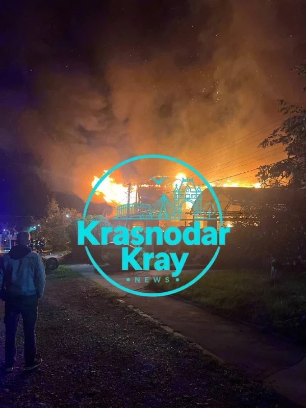 🔥 Один человек пострадал при пожаре в Новознаменском в Краснодаре