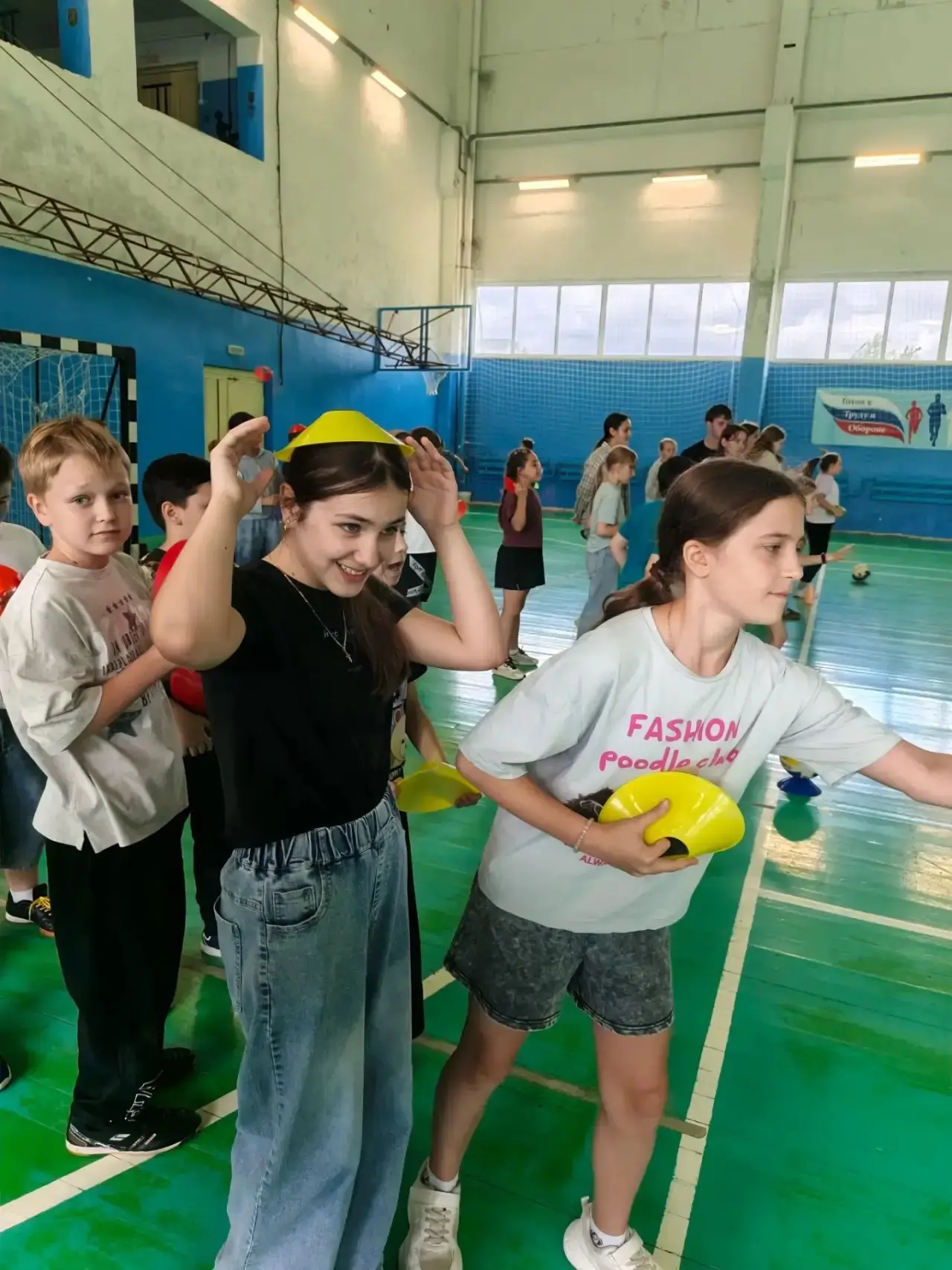 🤩16 июня ребята летнего лагеря «Весёлые ладошки» собрались в зале спорткомплекса, чтобы помериться 