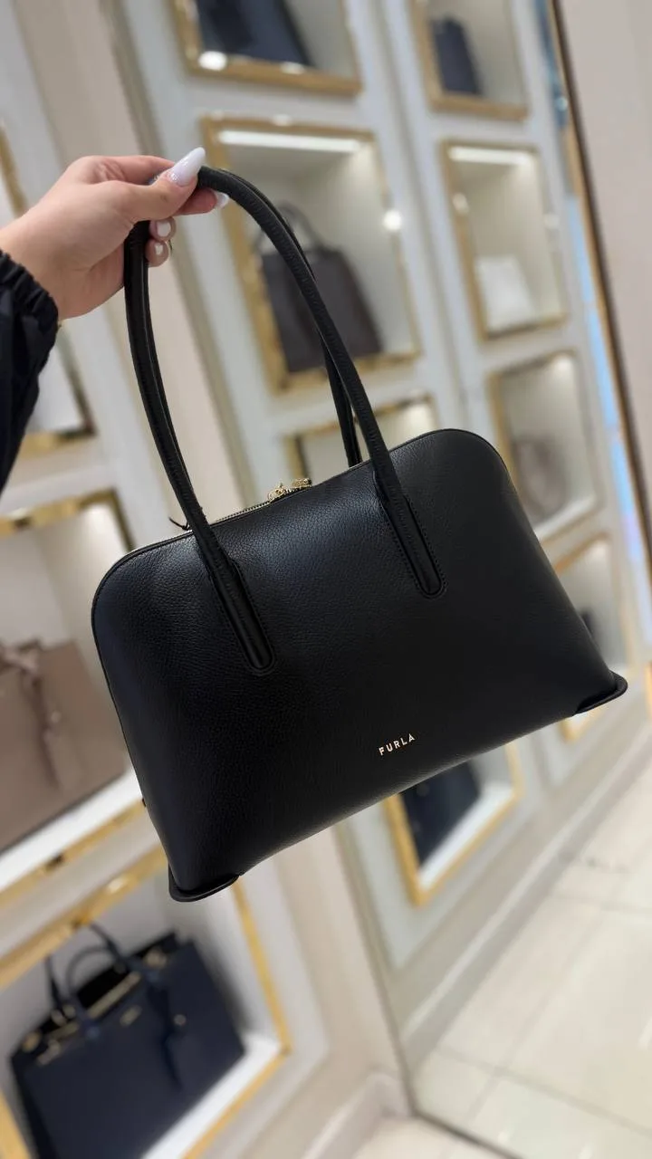 Furla 🇺🇸