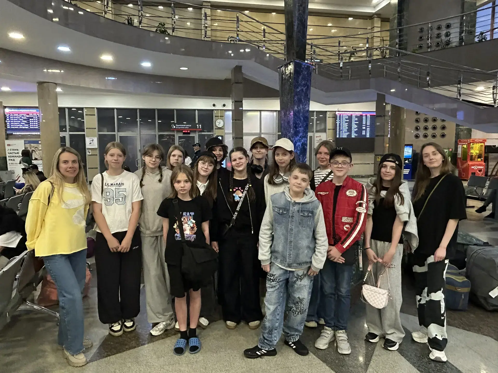 #дополнительное_образование #действие

Отправились покорять Москву!

Наша театральная мастерская «Де