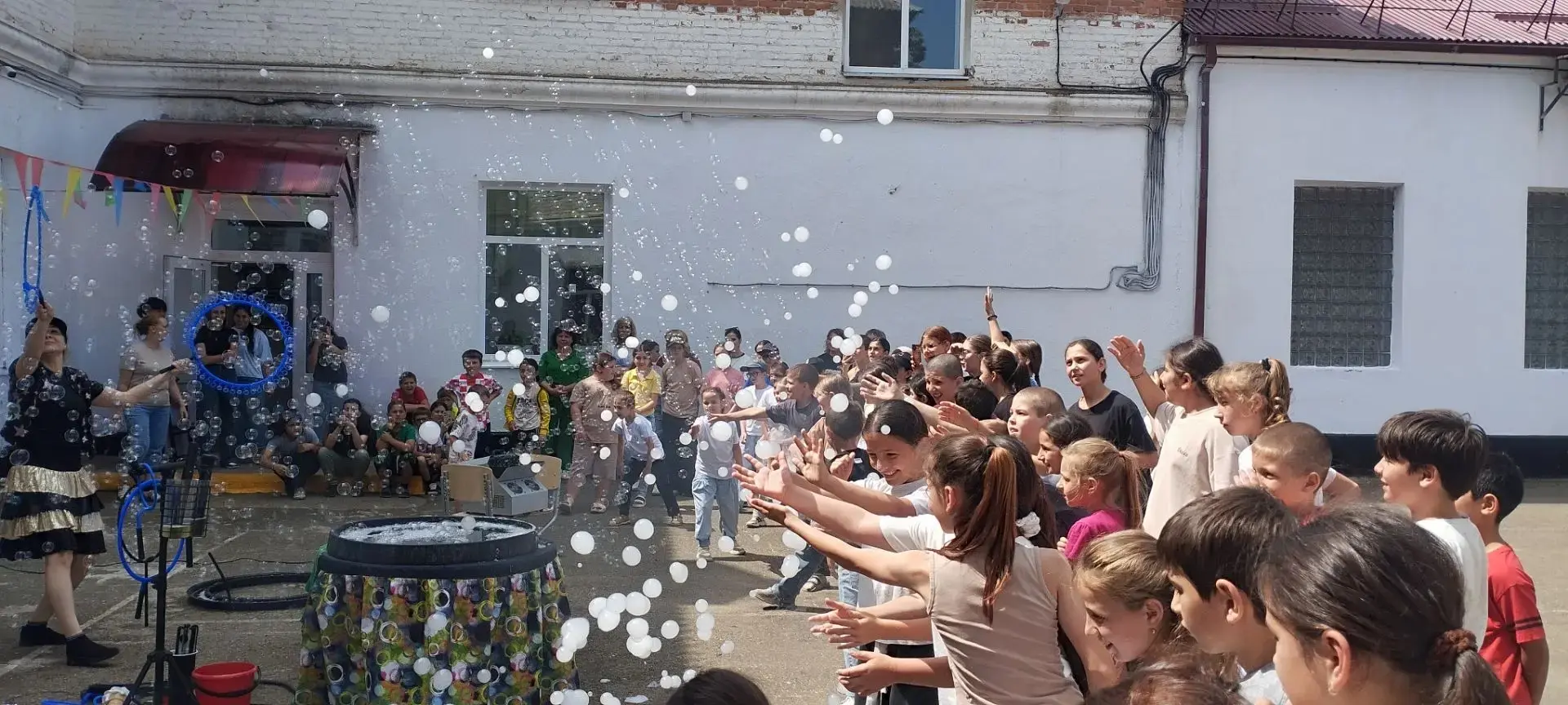 #МБОУСОШ10посЕрик
#Лагерь2026
#ЛДППраздничный
#ЛТОНеутомимые
#БезопасныеКаникулы