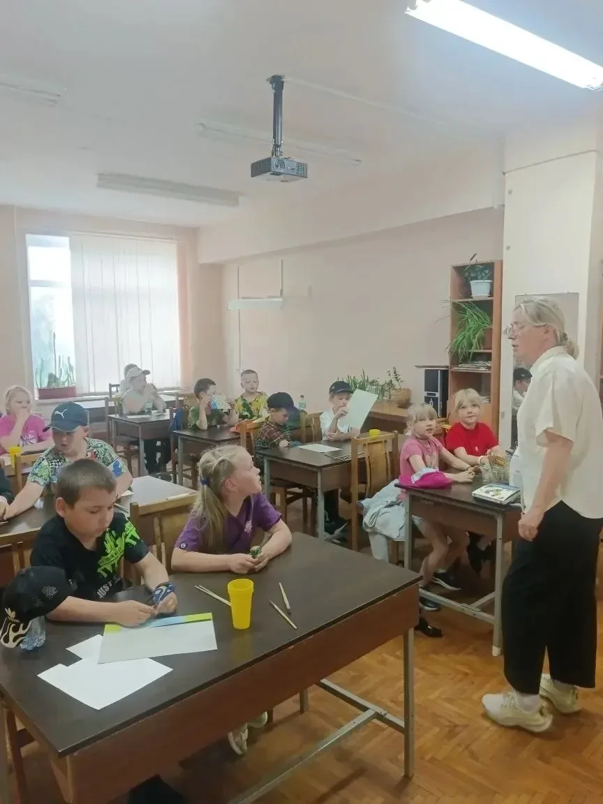 ✨ Сегодня в нашем лагере «Весёлые ребята» прошёл кружок «Чудеса своими руками» — и это было... пузыр