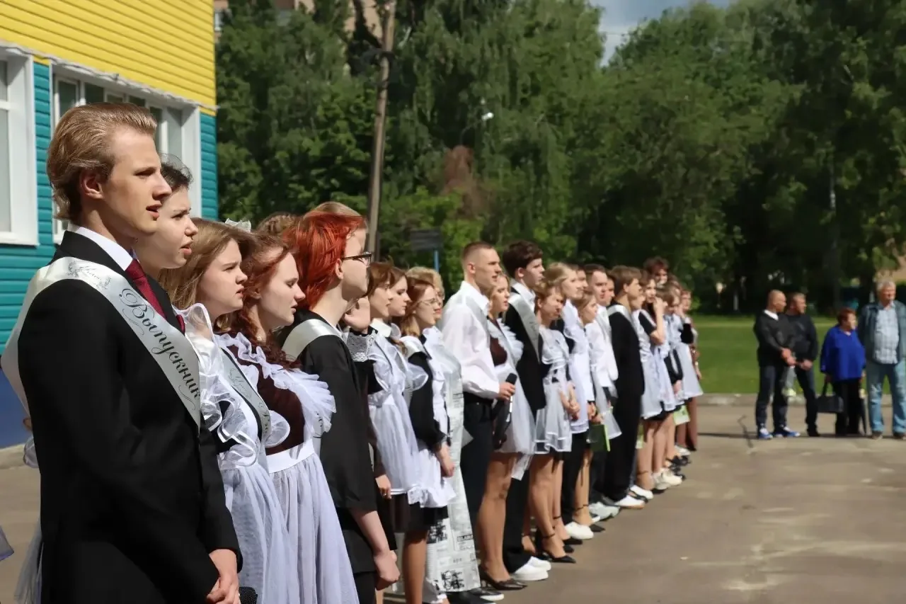 🔔В школе №5 Ступино прозвенел последний звонок для одиннадцатиклассников  В школе №5 городского окру