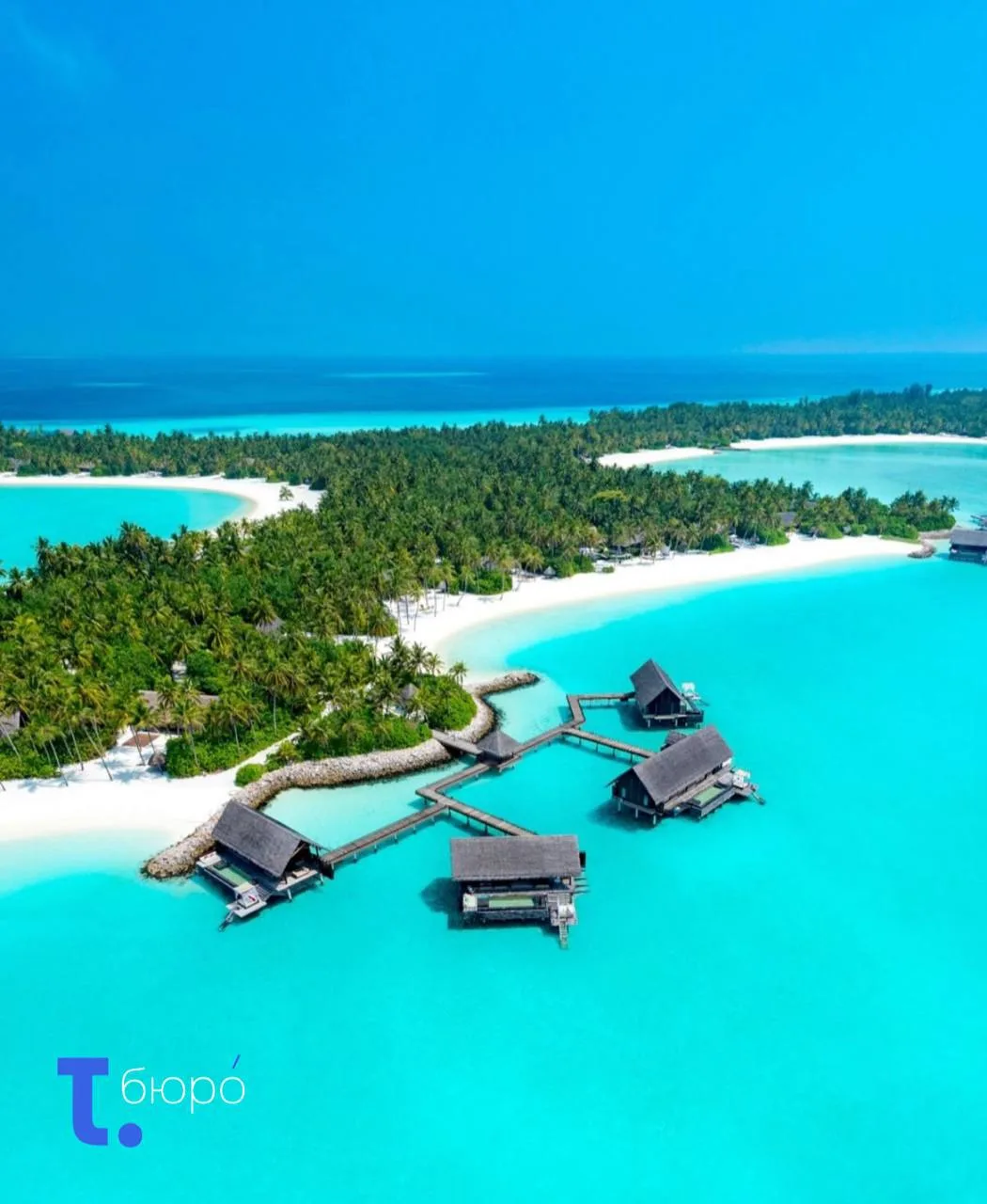Есть отели класса люкс. А есть One&Only Reethi Rah — курорт, который уже много лет счит...