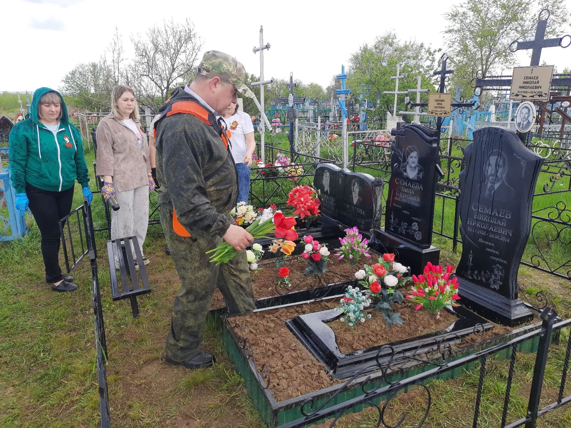 Финансисты Тоцкого района почтили память героя Великой Отечественной войны
