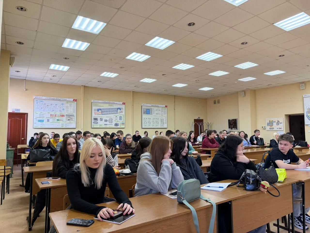 🚂 Сегодня в нашем университете стартовало профессиональное обучение по программе «Проводник пассажир