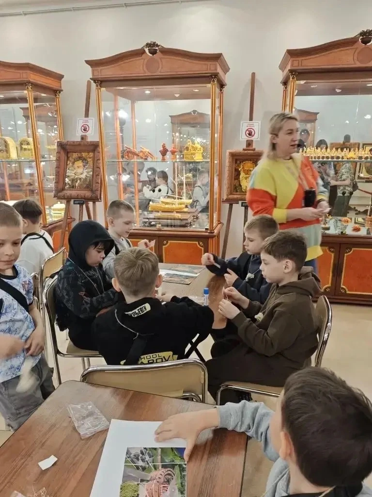 Каникулы с пользой и вдохновением! ✨  Увлекательно проходят весенние каникулы для учеников 2 «В» кла