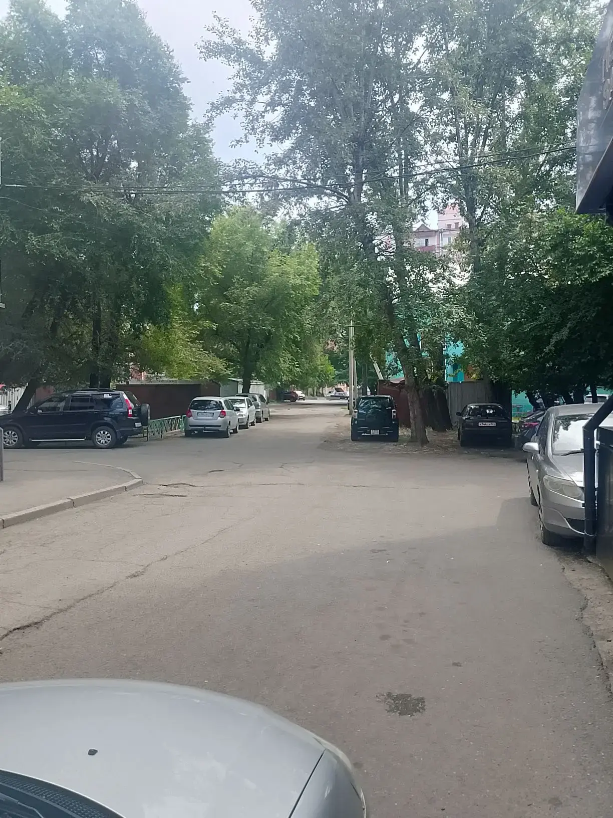 Завершаются работы по ремонту асфальтобетонного покрытия проездов, ведущих к многоквартирным жилым д
