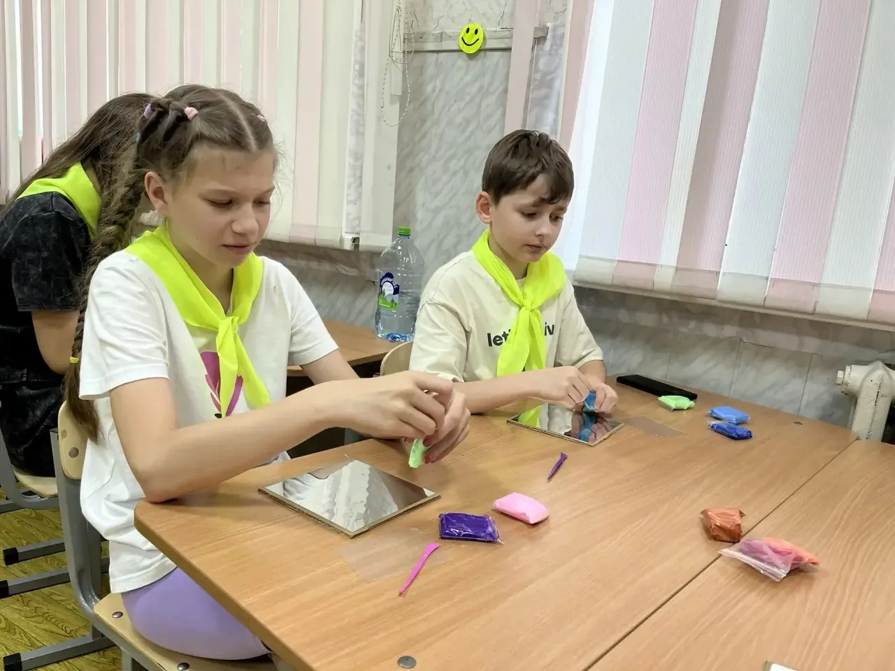 🪞 Мастер‑класс: зеркальца из воздушного пластилина! 🪞