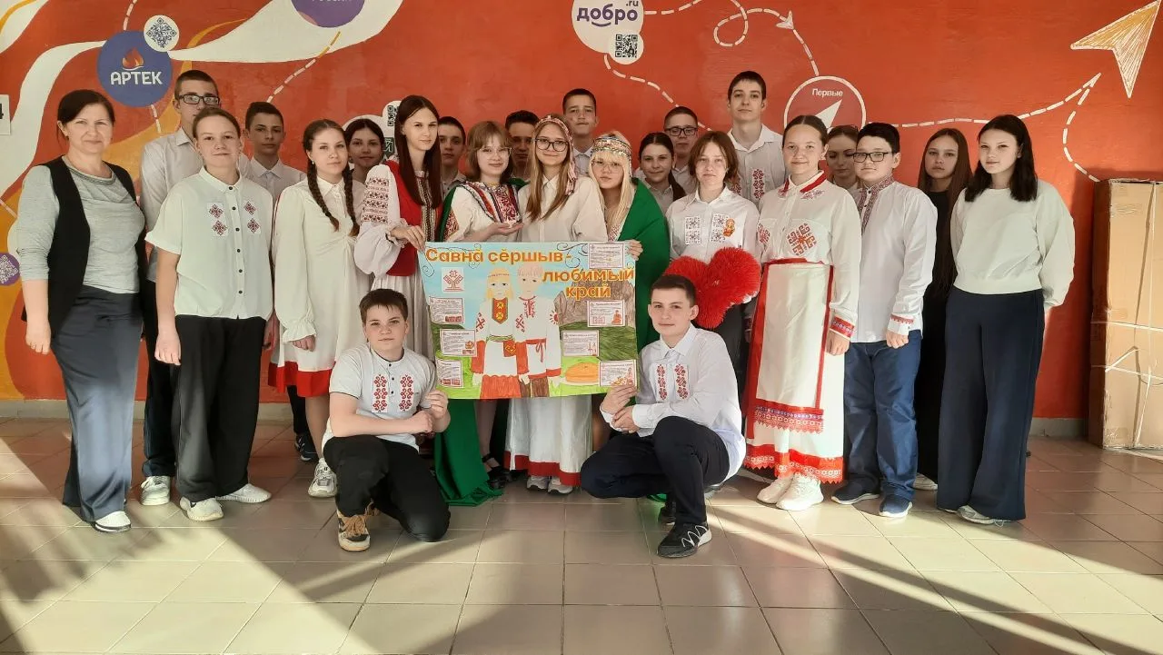 🌟 Путешествие в мир чувашской культуры: яркое завершение недели! 🌿  Сегодня в нашей школе прошёл по-