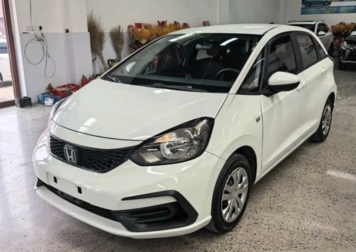 🔥🔥🔥 ДОСТУПНО ДЛЯ ЗАКАЗА
(из Китая 🇨🇳)

Honda Fit

Год выпуска 2023
Мощность 132 л.с. 
Объем 1,5