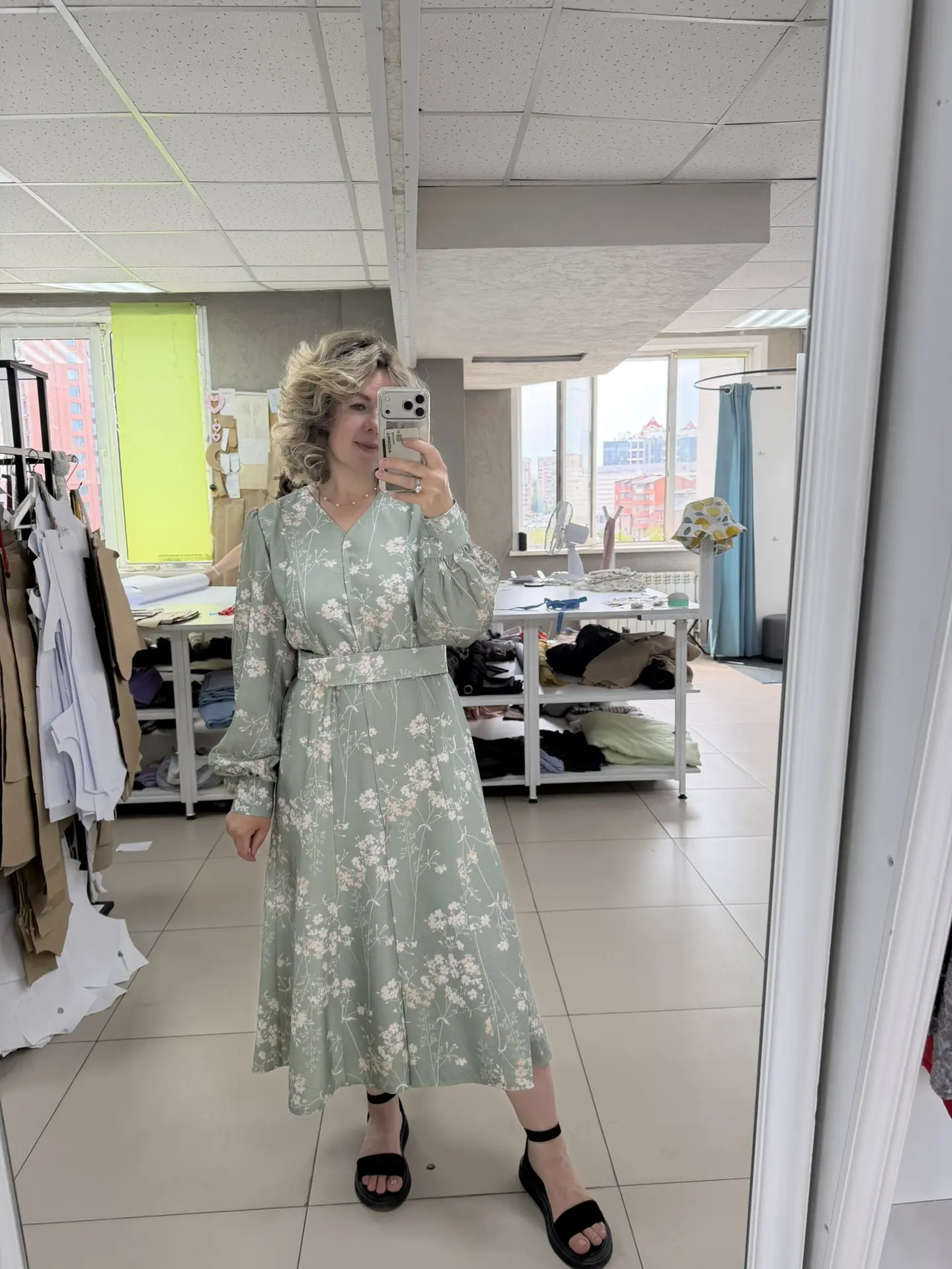 А у нас в офисе примерки образцов! Готовимся к 1му сентября! ❤️ присылайте ваши пожелания в коммента