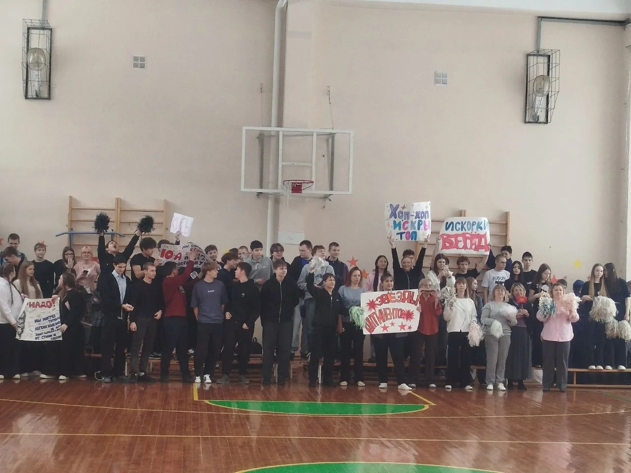 Спортивный фестиваль "А ну-ка, девочки", посвящённый Международному женскому дню, продолжается и мы 