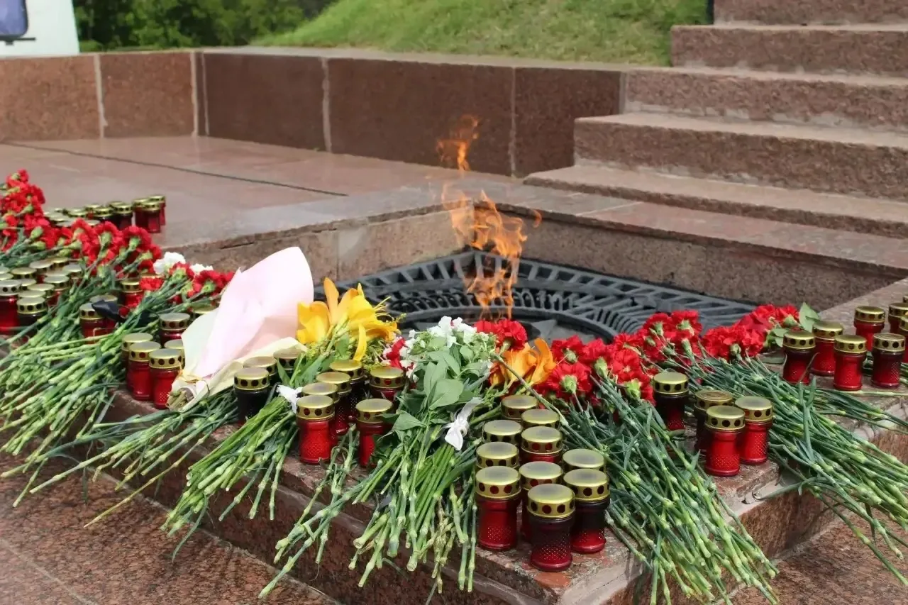 Сегодня, 27 июля, педагоги школы № 35 присоедились к всероссийской памятной акции «Ангелы Донбасса»,
