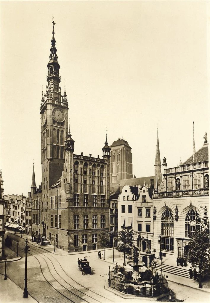 Ратуша Главного города (польск. Ratusz Głównego Miasta, нем. Rechtstädtisches Rathaus), расположенна