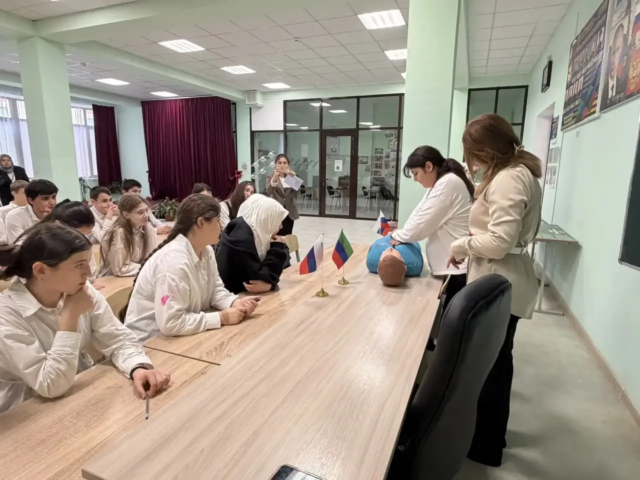 22.05.2026г в нашей школе состоялось практическое занятие по оказанию первой помощи для учащихся. Ме