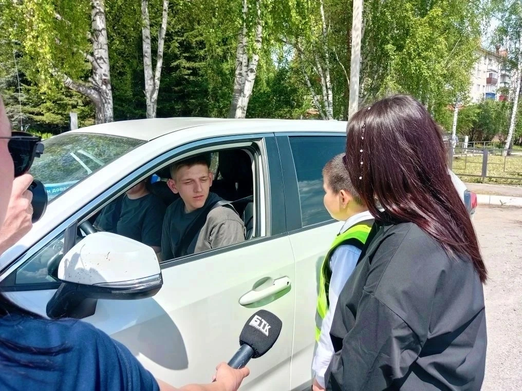 Акция «Безопасное лето»

С наступлением долгожданного лета дети и подростки всё больше времени прово