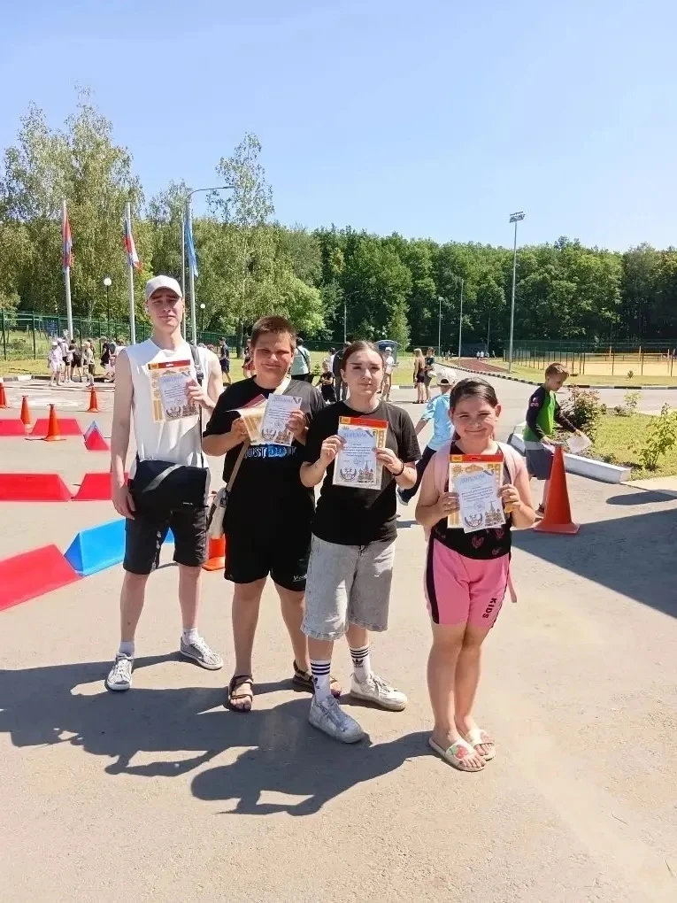 Сегодня наши ребята побывали на спортивном празднике, посвящённом Дню России, которое было организов