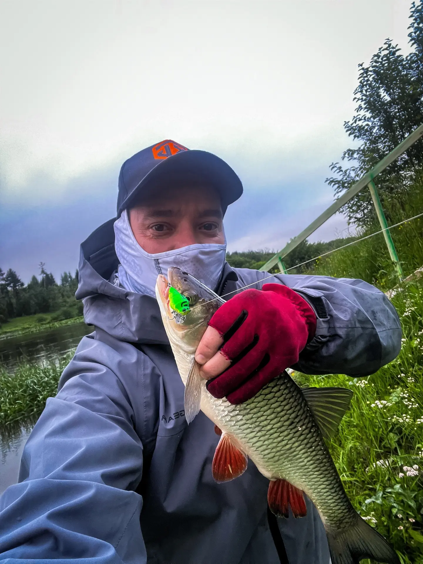 Новый личный рекорд! 💪🎣

Второй выезд в этом году за голавлем, и снова Чусовая, но на этот раз – с