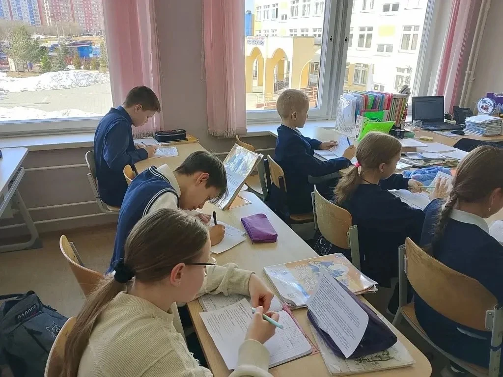25 марта прошёл урок в 5а классе по английскому языку в рамках недели читательской грамотности! Учащ