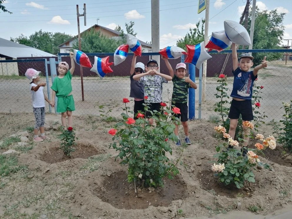 🇷🇺 Россия — это мы! Третий день в лагере «Звонкие голоса» прошел под знаком гордости за нашу стран
