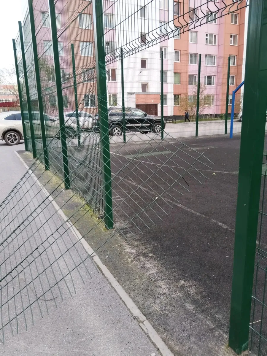 Вандалы добрались до детских спортплощадок