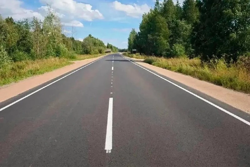 В Вологодской области отремонтировали участок дороги из Череповца в Липин Бор
