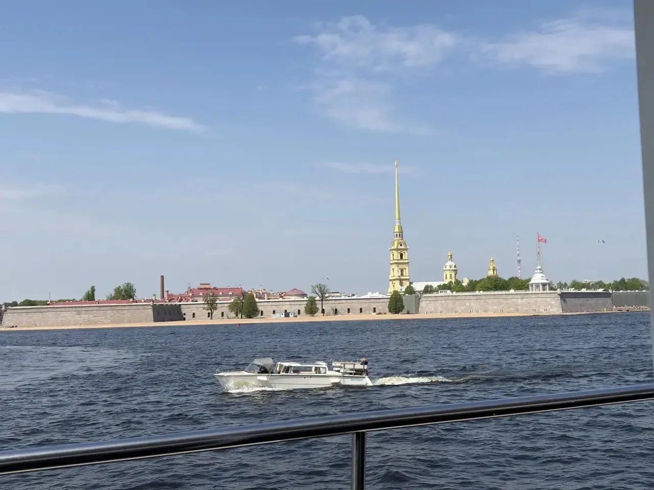 🗓️17 мая учащиеся 10А класса вместе с классным руководителем отправились в поездку в С...