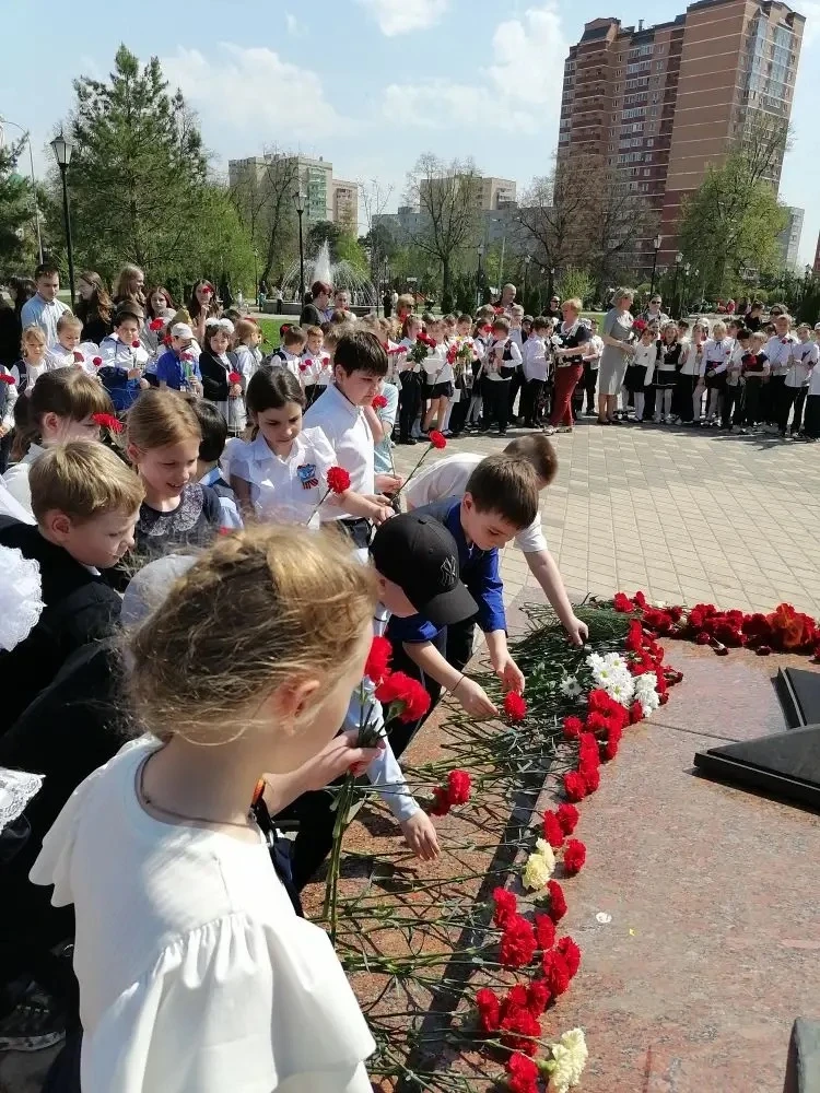 В рамках «Марафона Победы» патриотическая акция «Я помню!» Корпус 3, на улице Строителей д. 2