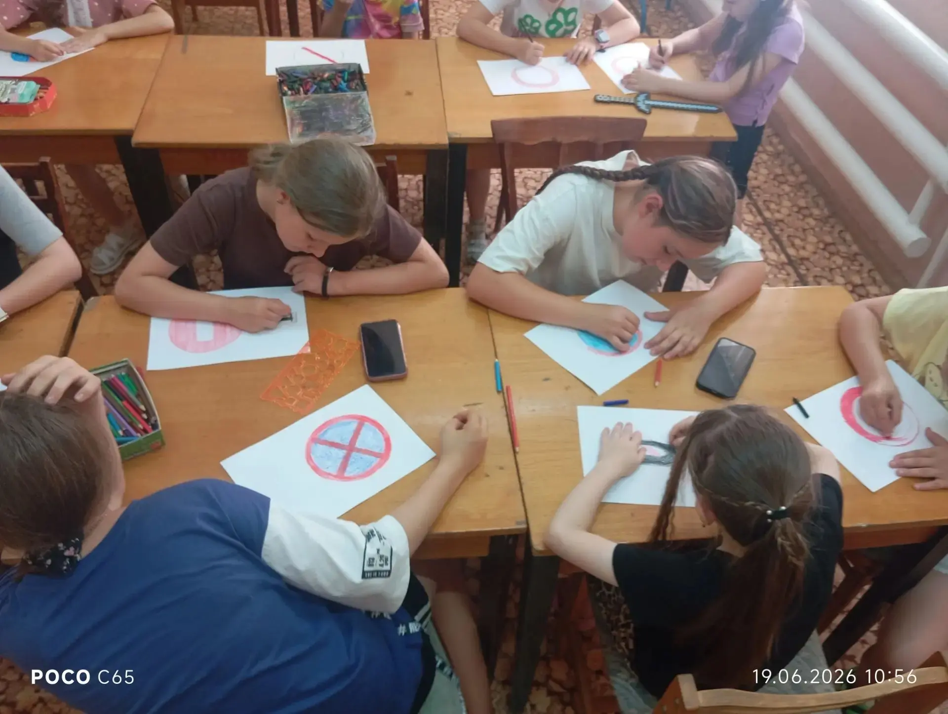Сегодня у нас прошёл увлекательный и познавательный День ПДД! 🚦👮‍♂️ Наши маленькие уч...