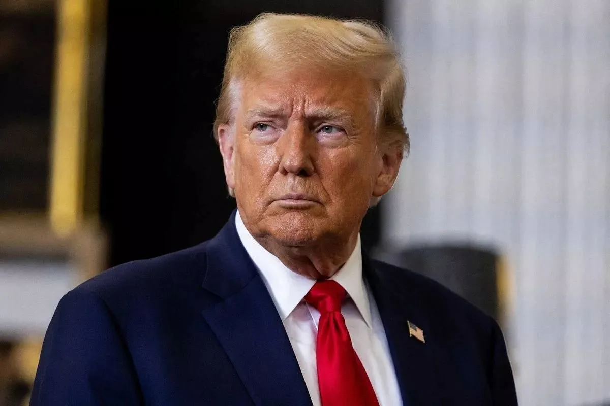 ⚡️Трамп лично подписал копию меморандума о взаимопонимании во время ужина с Макроном в Версальском д