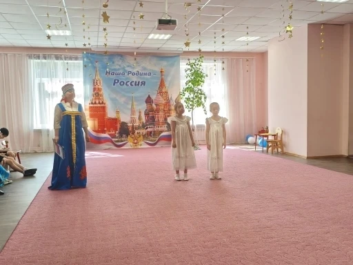 🇷🇺 С любовью к Родине: дошколята «Дельфинчика» и «Ромашки» отметили День России

Сегодня у воспита