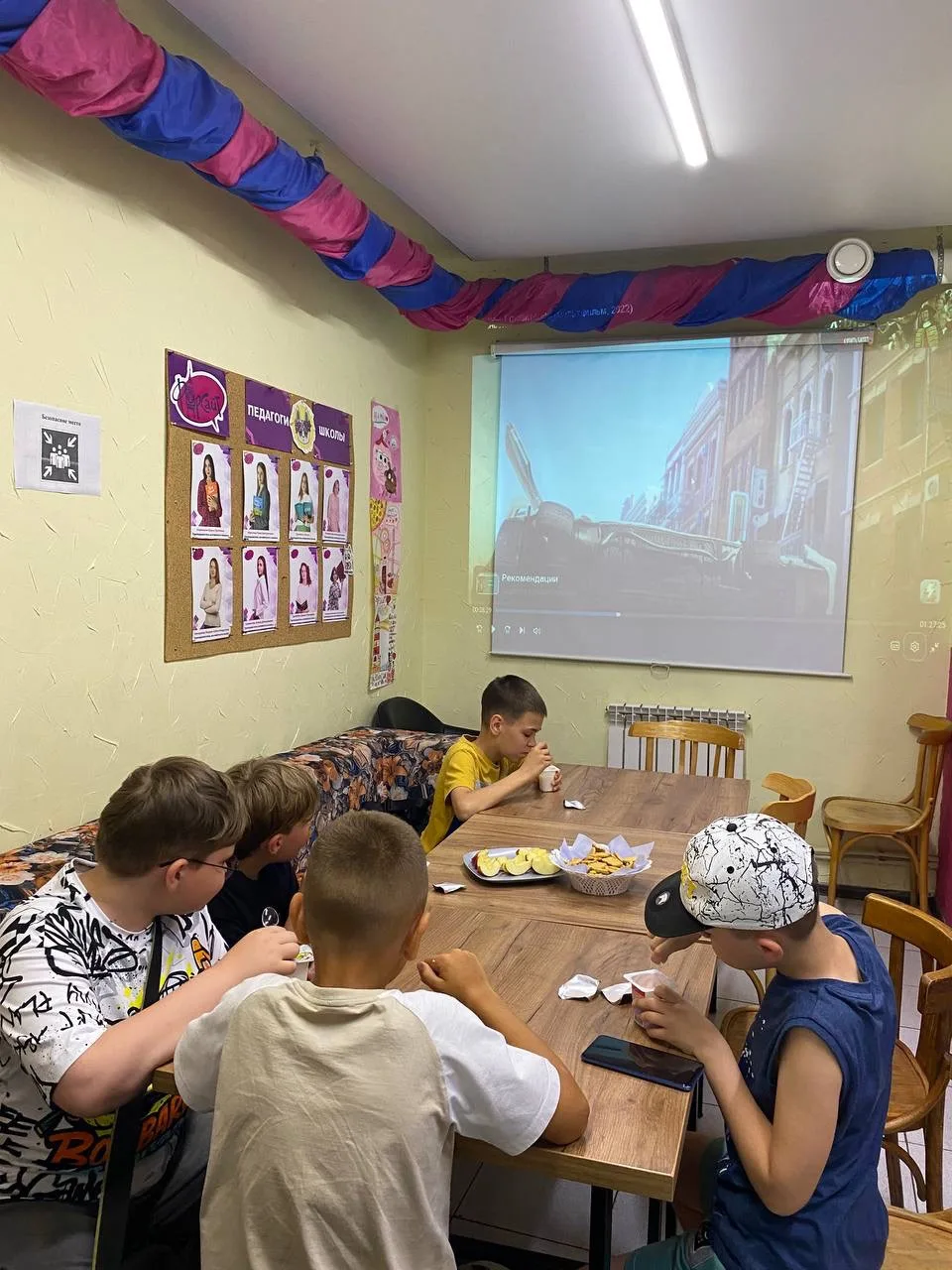 У форсайтиков завтрак😋