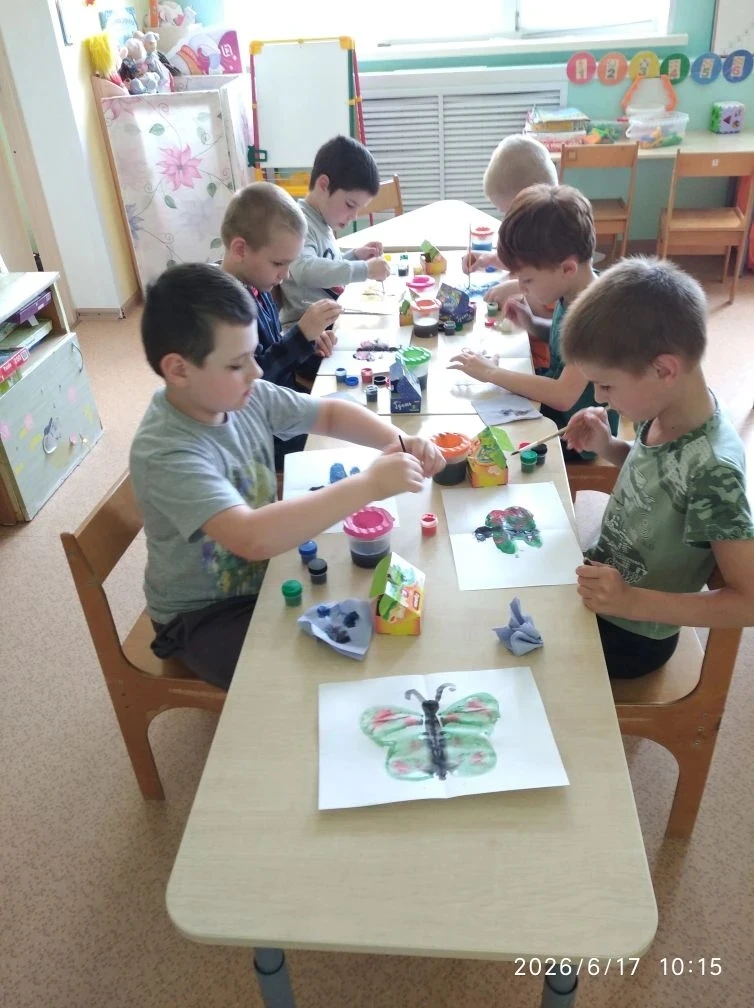 В нашем детском саду прошёл День художника! 🎨 Этот день был наполнен яркими красками, весёлыми заня