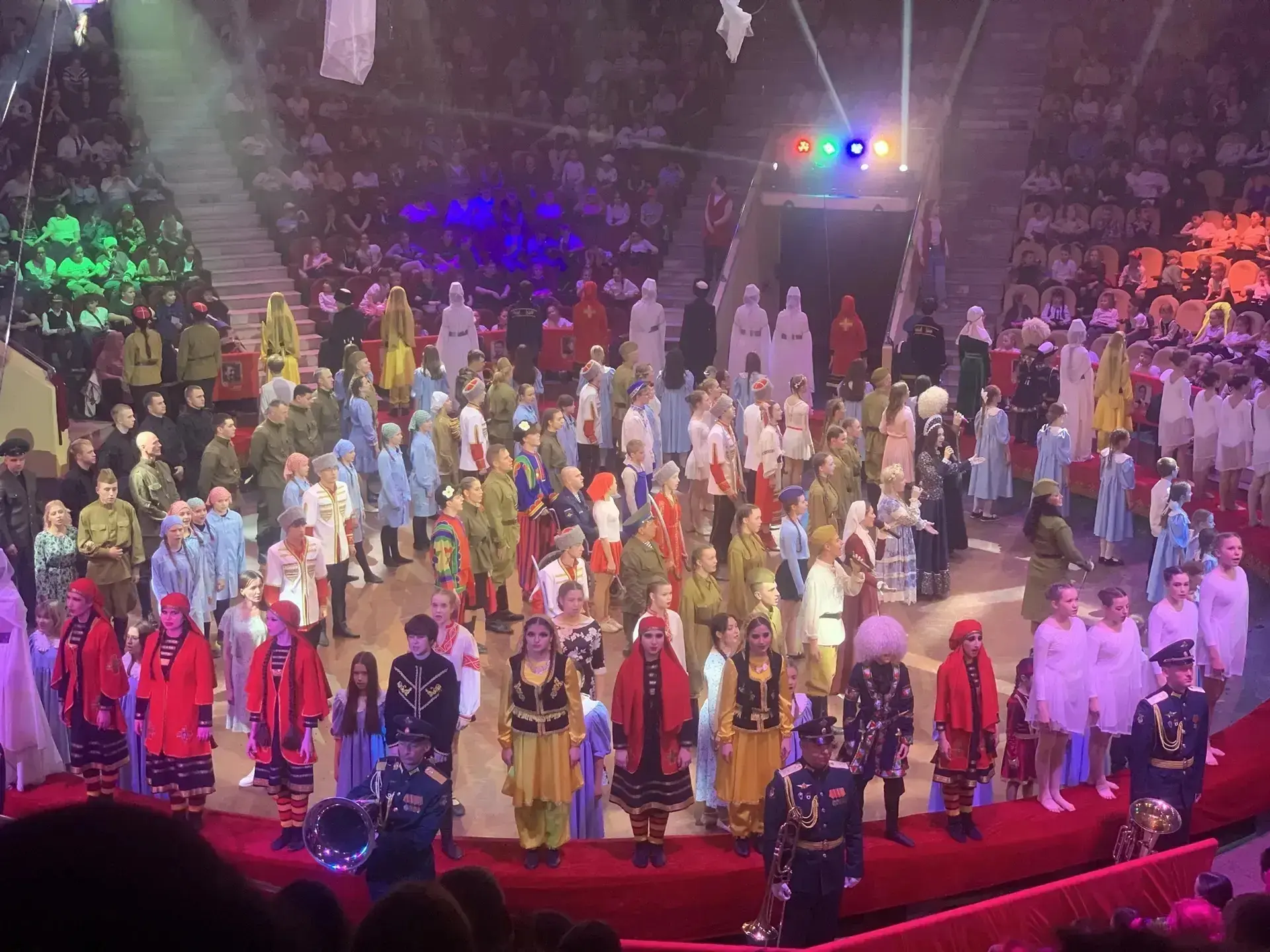 ⭐️🎶Образцовый хор «Лицеисты» делится впечатлениями: 🌟 «Победа под куполом цирка. Дружба народов» - н