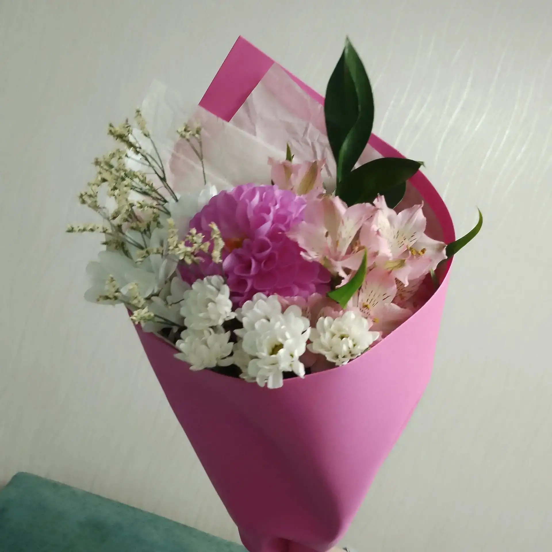 Ульяна дружит с Аней(одноклассница). У её мамы сегодня день рождения 🎉