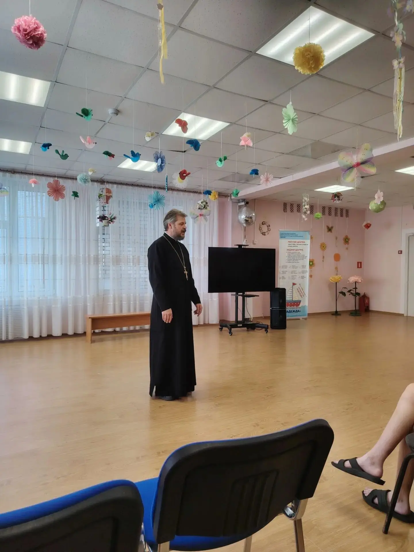 Сегодня к нам пришли настоящие гости: настоятель прихода великомученика Пантелеимона г....