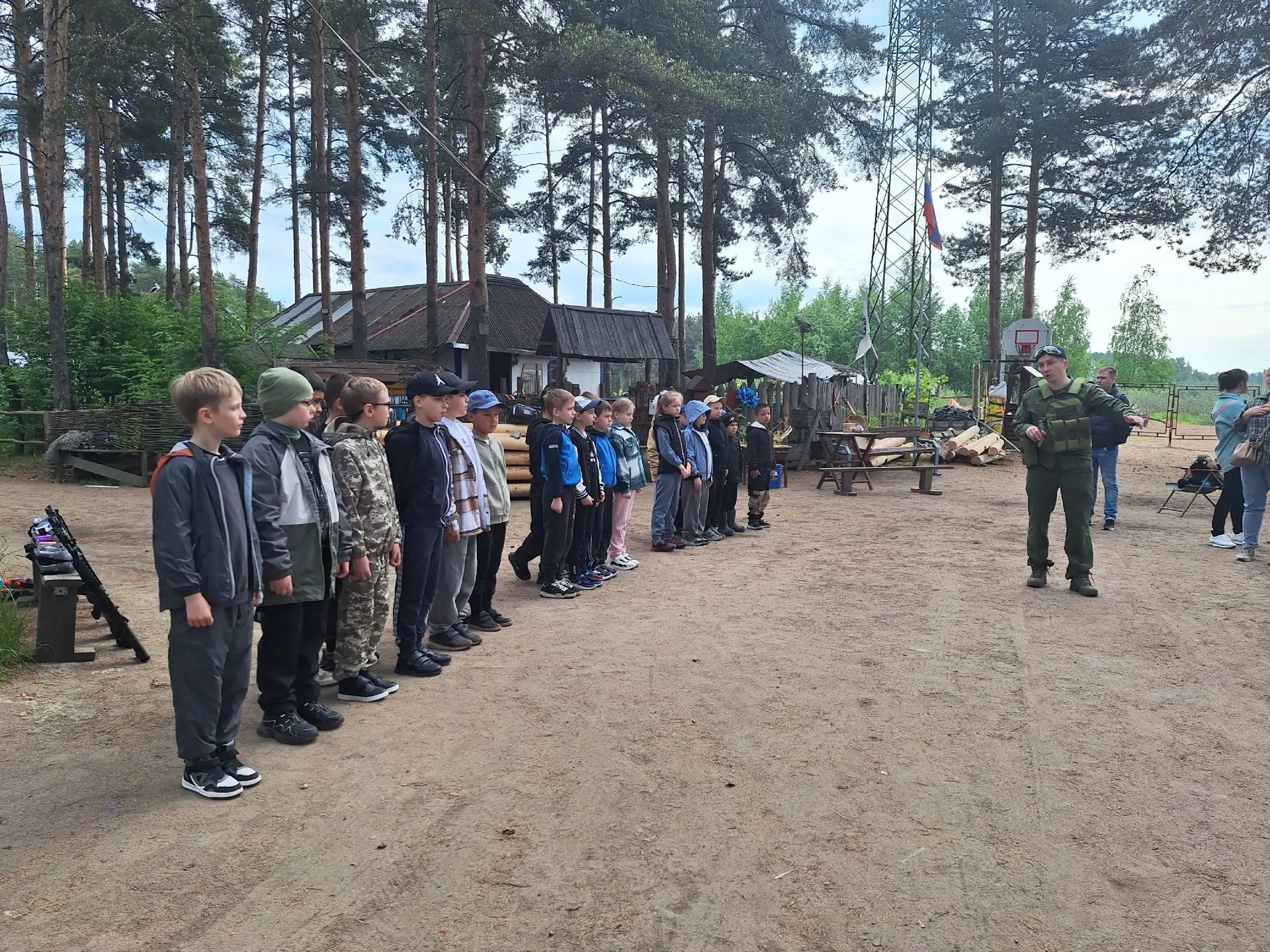Наши прокадеты 2а класса побывали на казачьем хуторе «Приморский». Детей надо учить на только любить