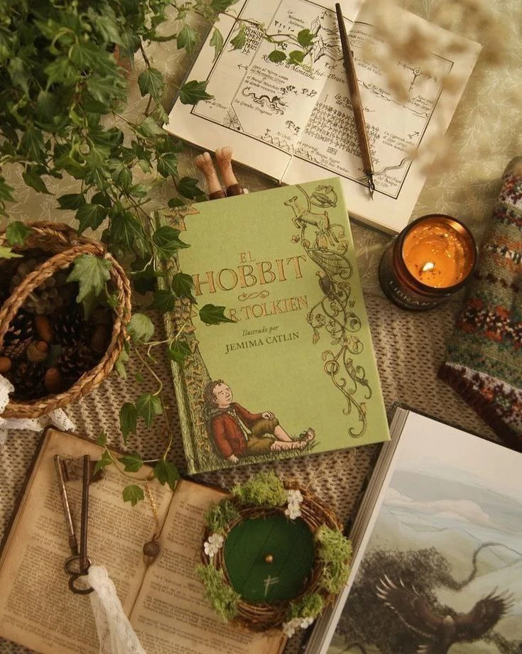 Обзор книги 

«хоббит»  дж. р. р. толкин 📖

в земле была нора, а в норе жил хоббит». эти слова напи