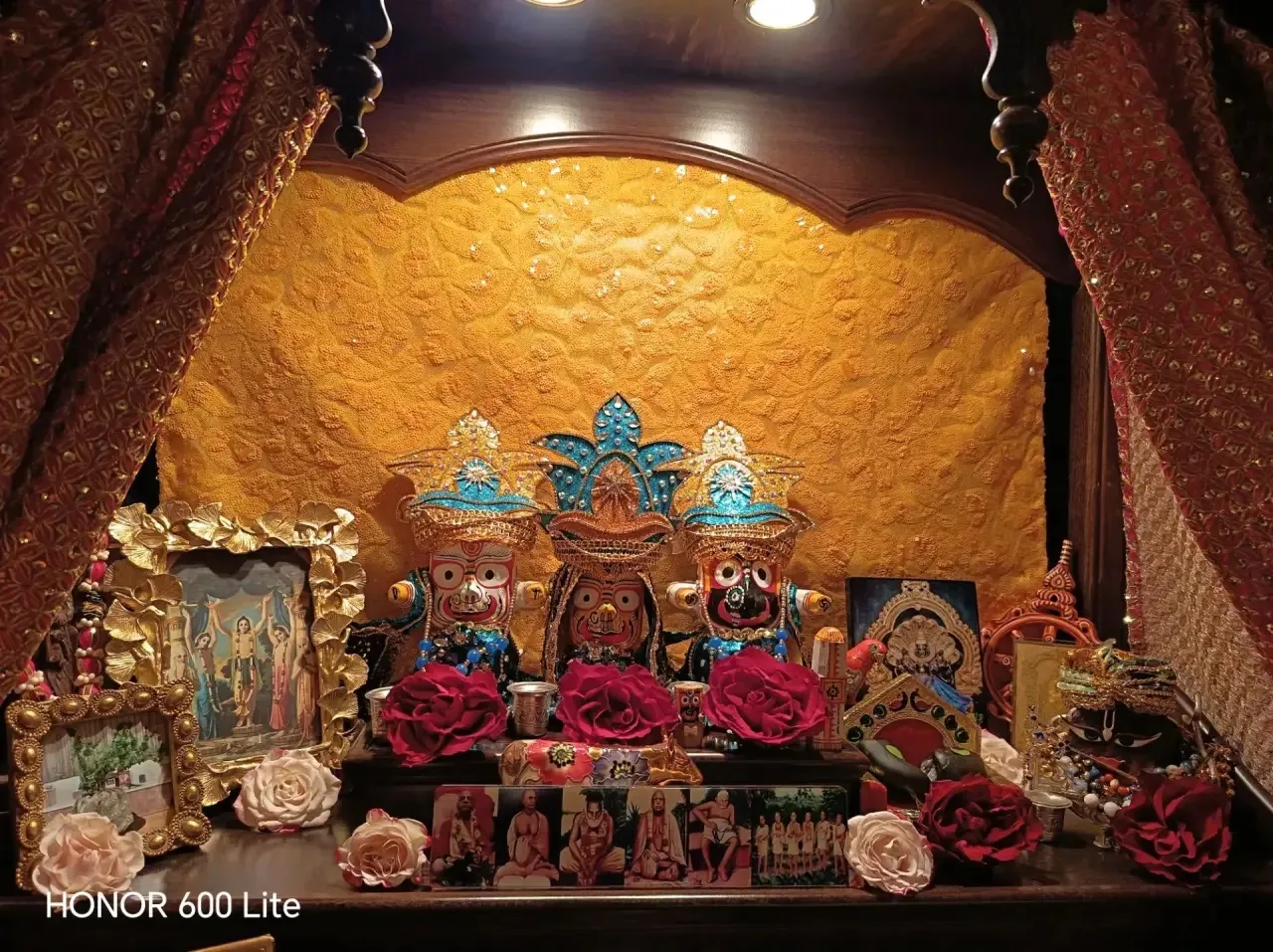Дорогие преданные, Харе Кришна! Примите наши смиренные поклоны 🙏 Слава Шриле Прабхупаде🙏