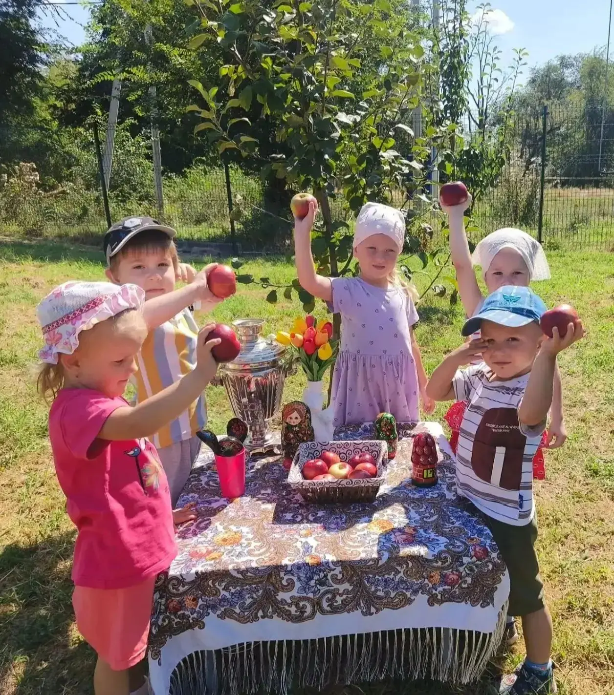 «В детском саду состоялось тематическое мероприятие „Яблочный спас“🍎. В ходе праздника...