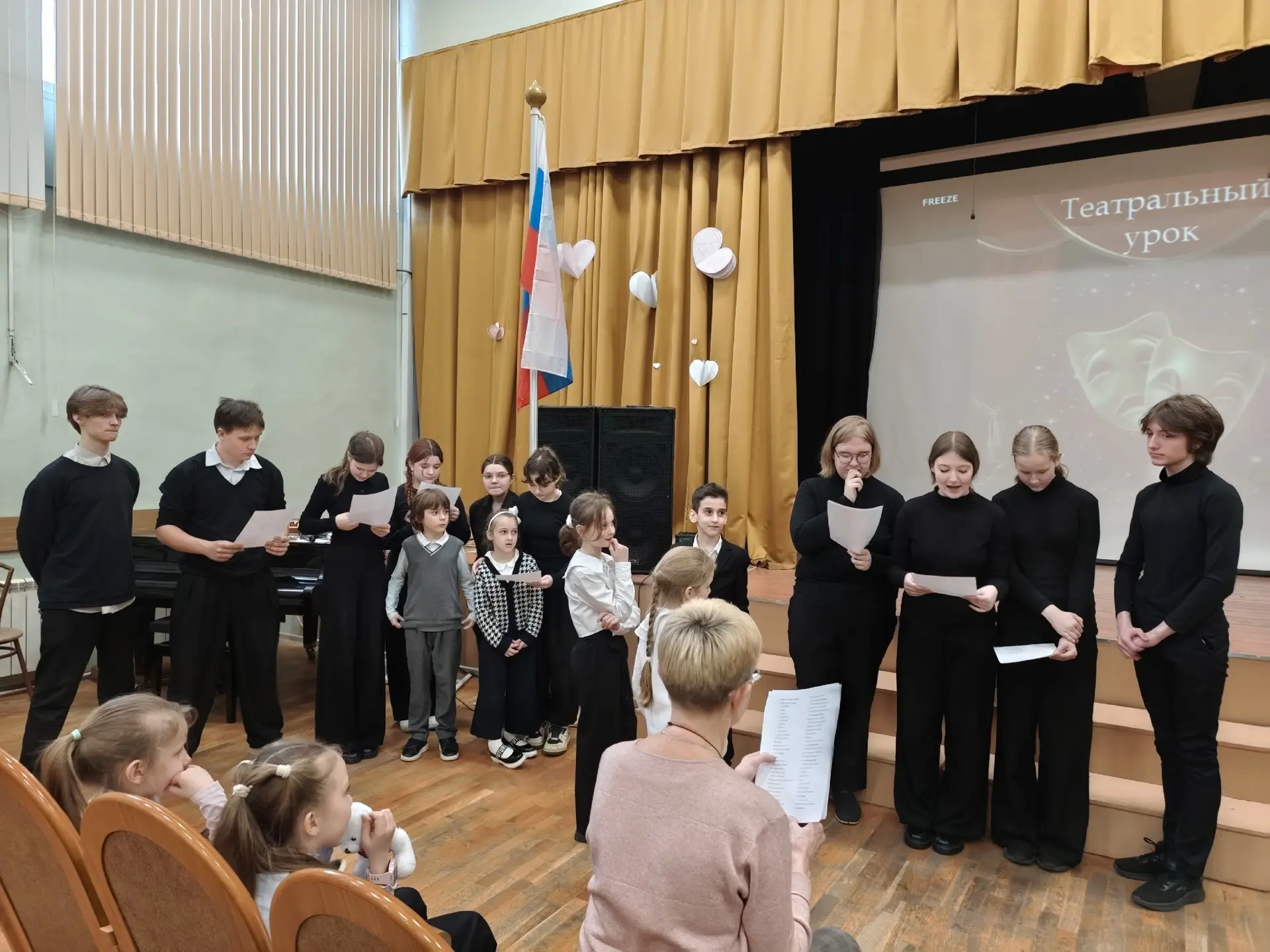 🎭✨Театральный урок для первоклассников!   26 марта обучающиеся 1 «Б» класса побывали на увлекательно