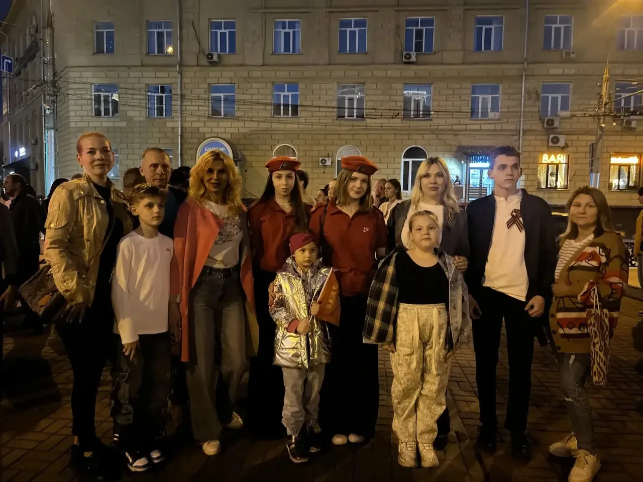 Сегодня в 22:00 у Стелы трудовому подвигу ленинградцев прошла акция «Свеча Памяти». Жит...