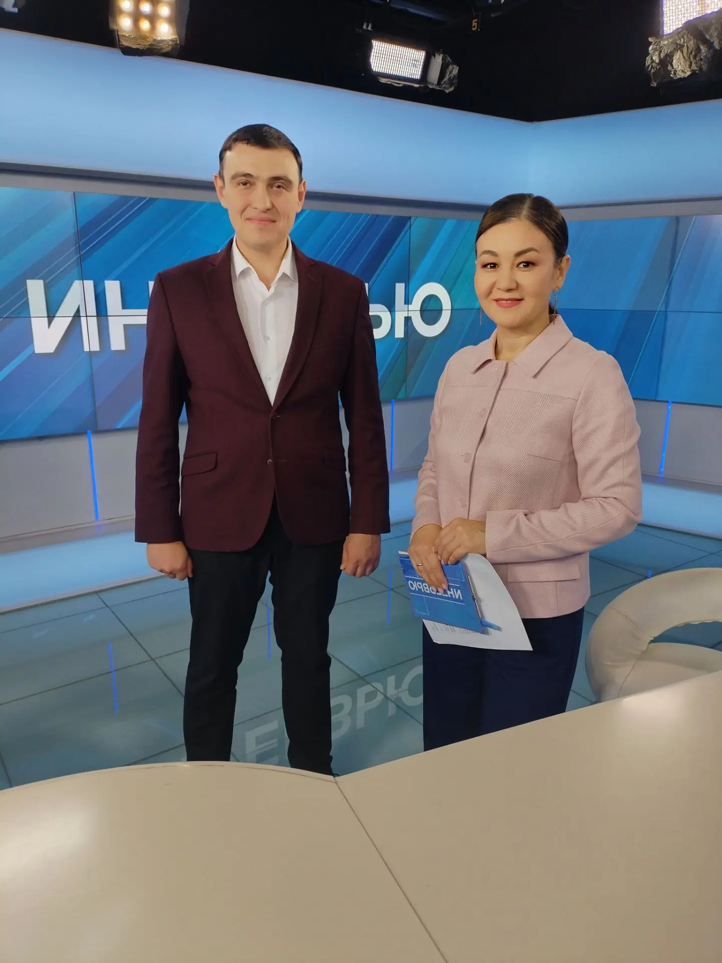 "Интервью" тапшырыуы спикерҙары менән.