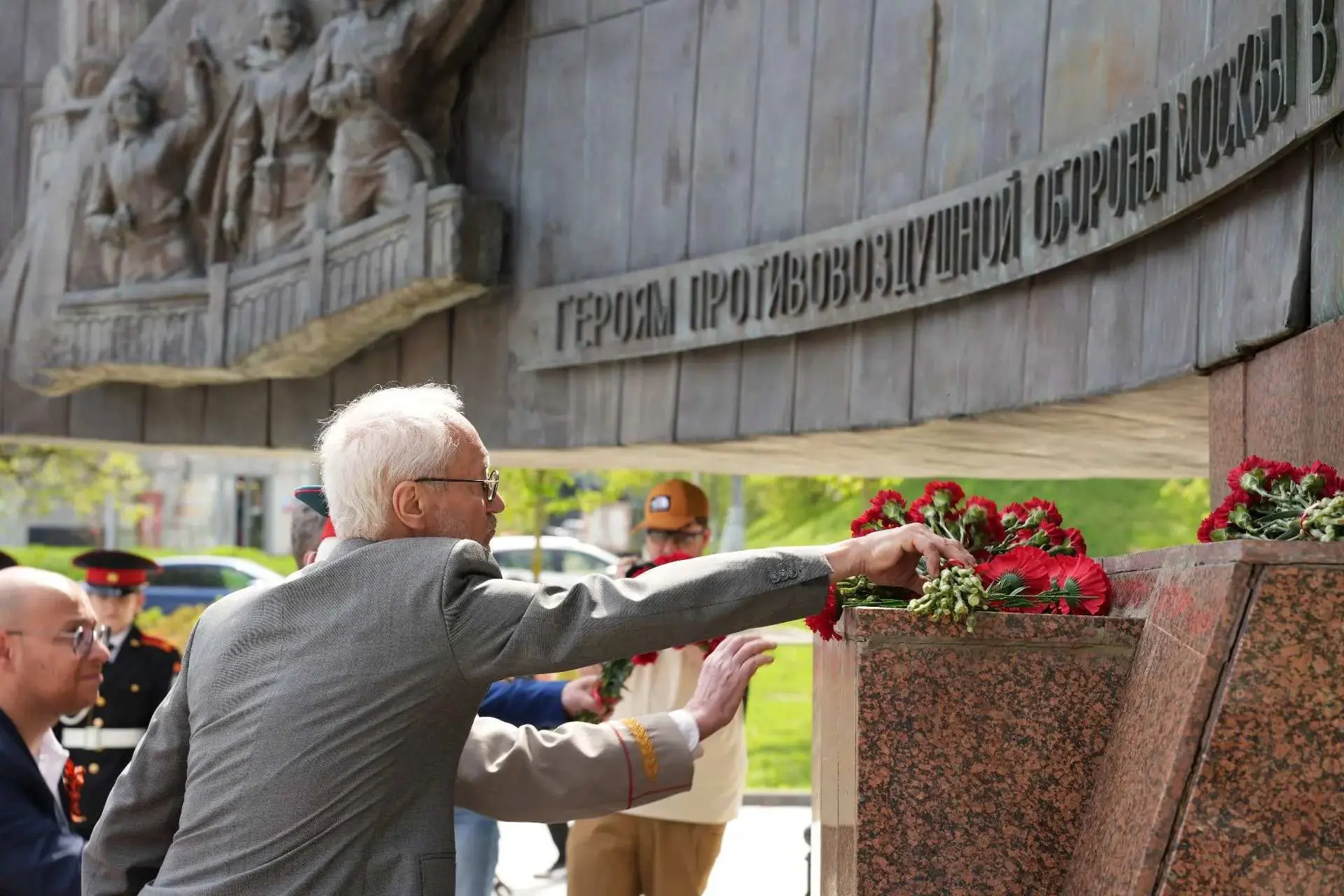 В Крылатском прошло торжественное мероприятие в честь Дня Победы  7 мая на площади «Защитников неба»